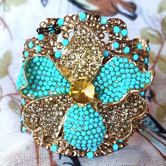 Cezanne Shiny Gold Tone Filigree Cuff Bracelet Faux Turquoise Topaz Rhinestones - Picture 1 of 14
